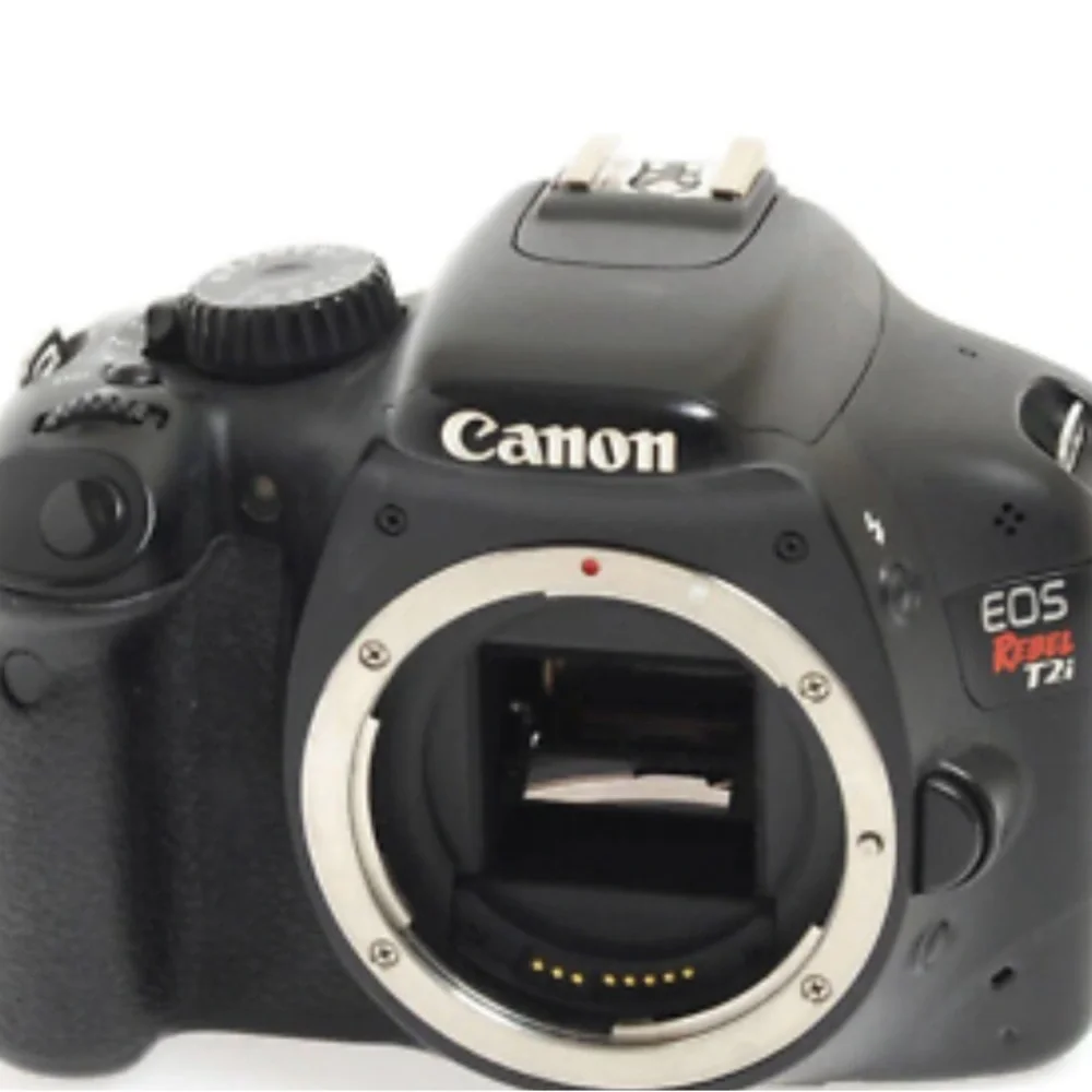 Canon Rebel T2i digital camera body and lens